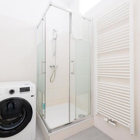 Central City Apartment - 2 Bedroom With Netflix Вена Экстерьер фото