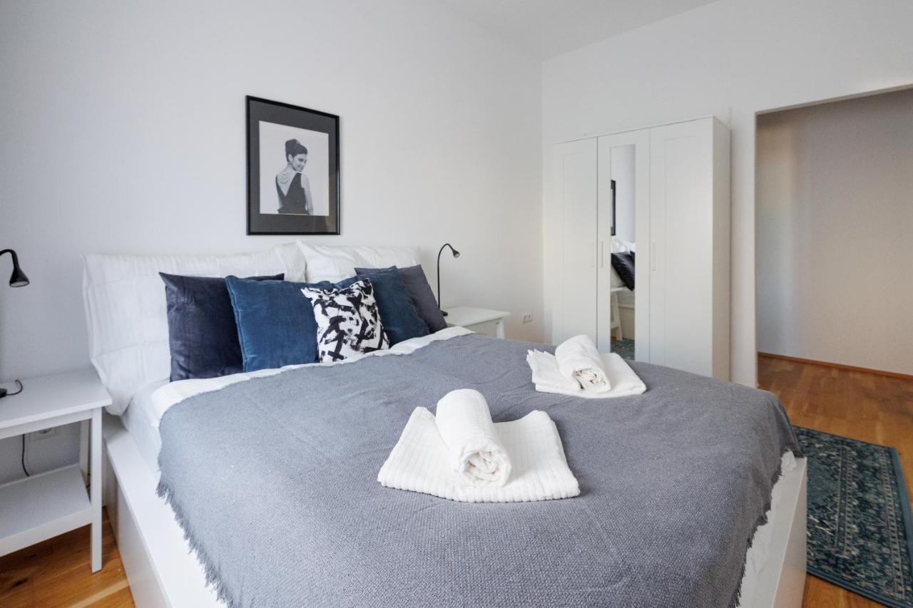 Central City Apartment - 2 Bedroom With Netflix Вена Экстерьер фото