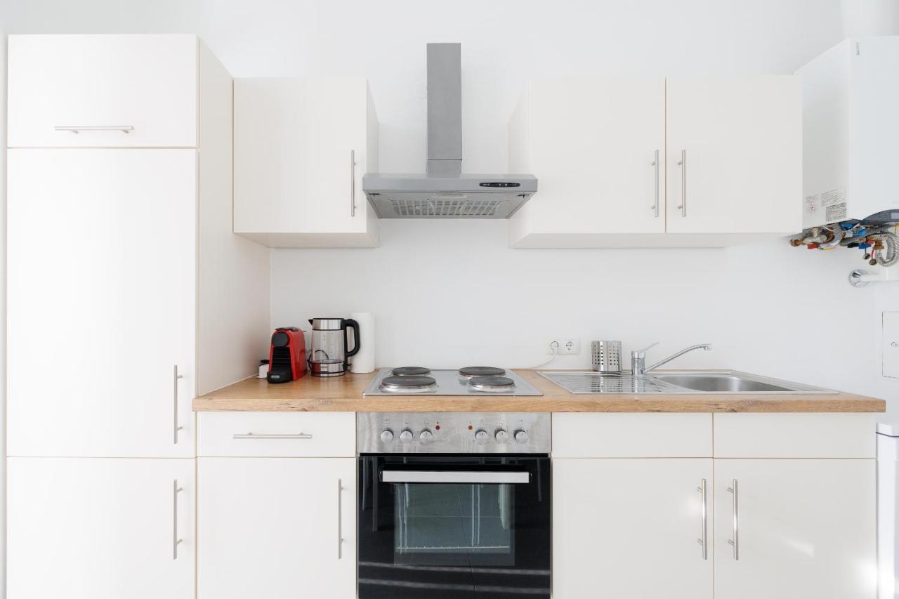 Central City Apartment - 2 Bedroom With Netflix Вена Экстерьер фото